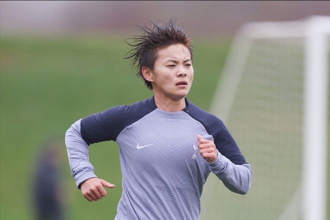 吳海燕唐涵失球，陳晨撲救兩球，武漢女足進亞冠四強。