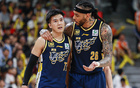 季后賽八強揭曉，廣東男籃勝上海，杜鋒激動。
