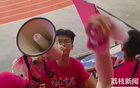 蘇超小球迷領(lǐng)喊，鎮(zhèn)江隊(duì)16歲高中生領(lǐng)呼聲