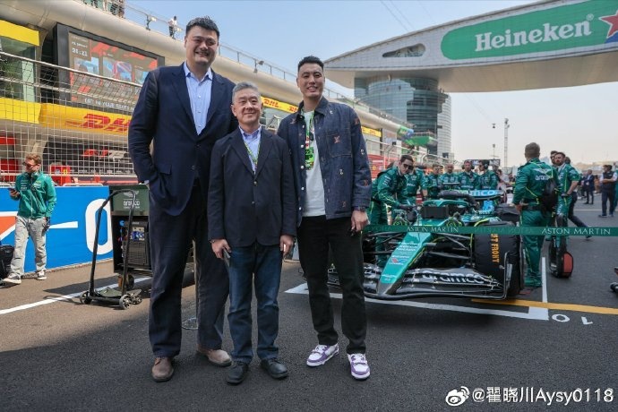 聯(lián)動F1!翟曉川曬與姚明、阿隆索、范志毅、周冠宇等的合照