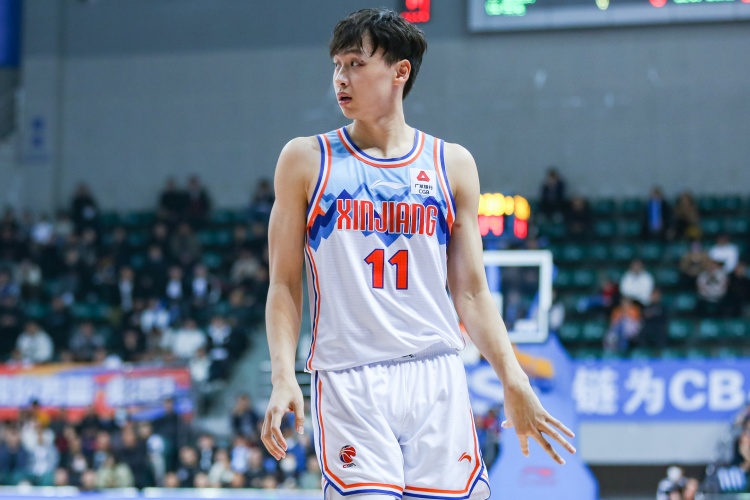 中規(guī)中矩!齊麟8中4拿到15分6籃板 有4失誤&正負(fù)值-10