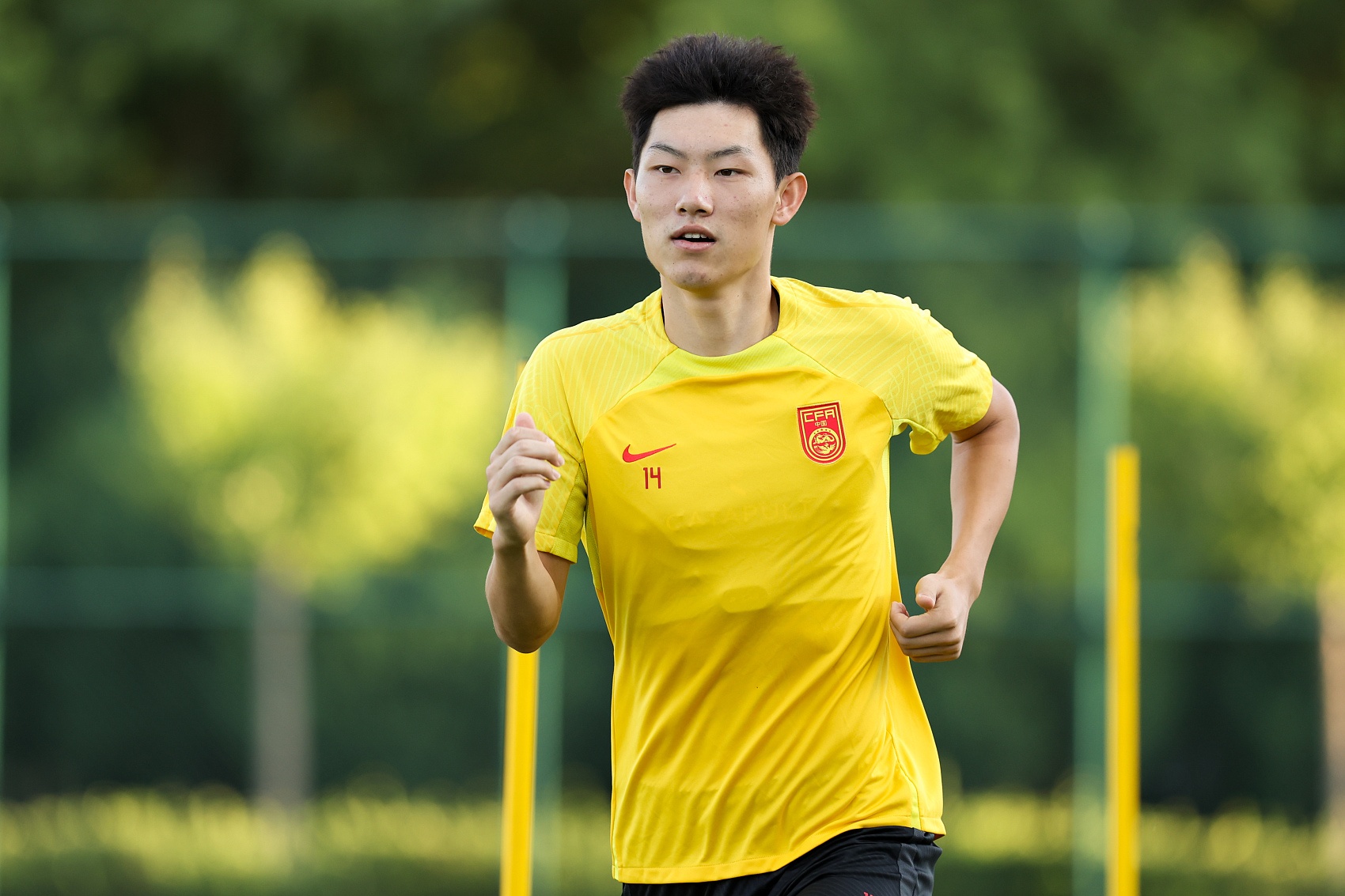 魯媒:泰山隊抵達梅州五外援齊整,四名國腳可出戰(zhàn)史松宸隨隊