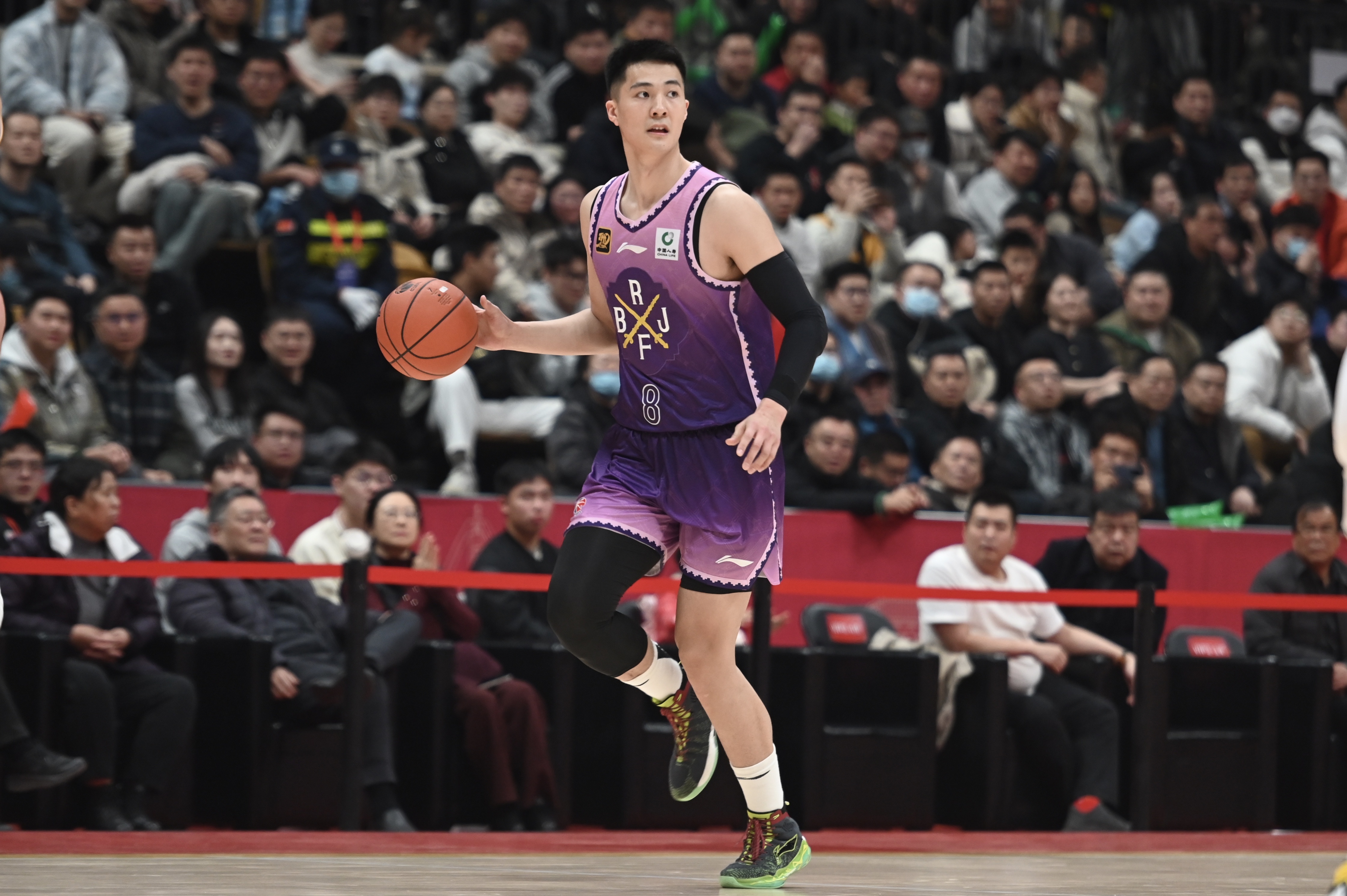 替補高效!朱松瑋5中5拿到12分5板2助2斷