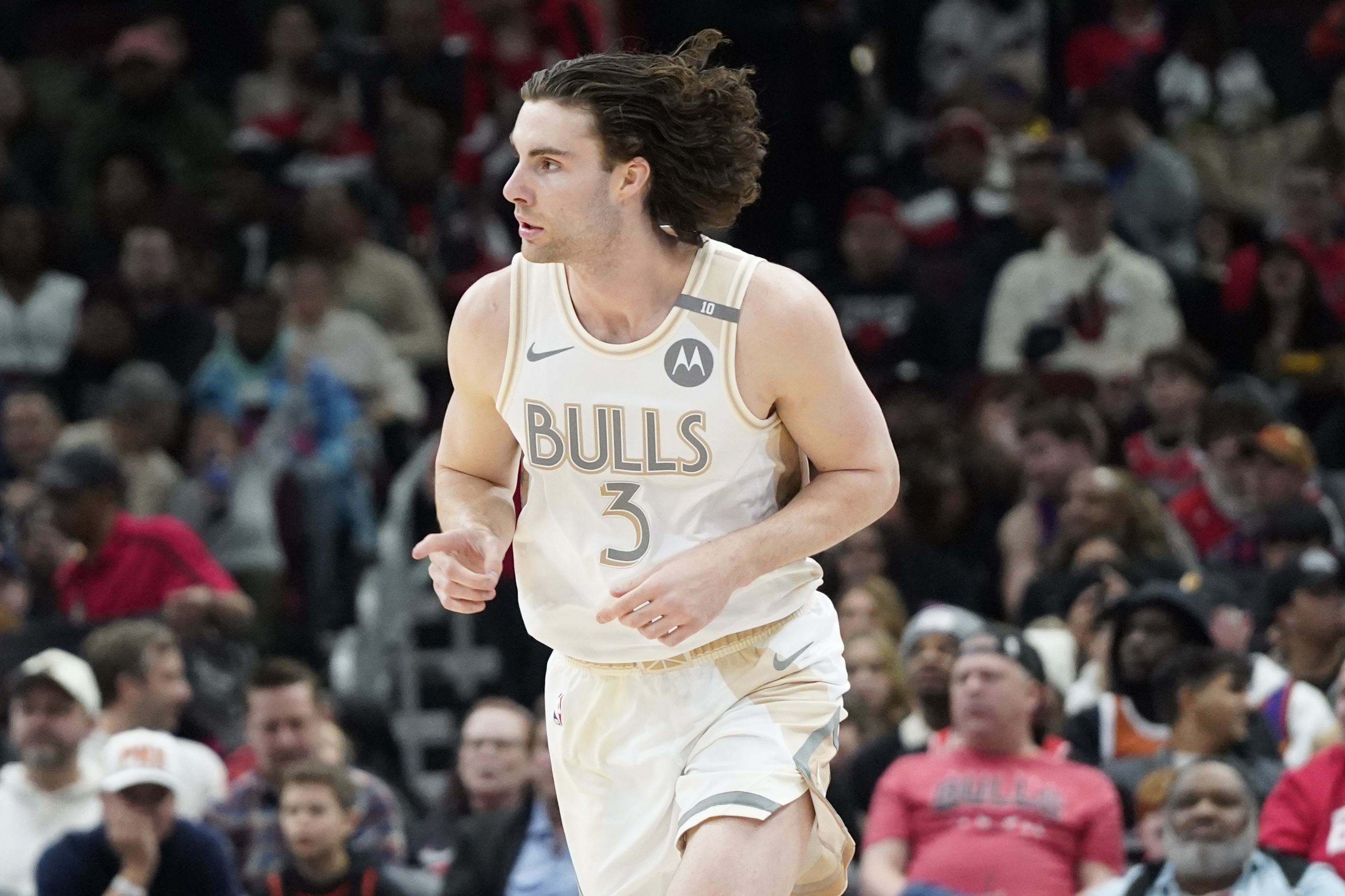 比肩喬詹登約威東魔!基迪最近10場(chǎng)220分96板100助 NBA歷史第8人